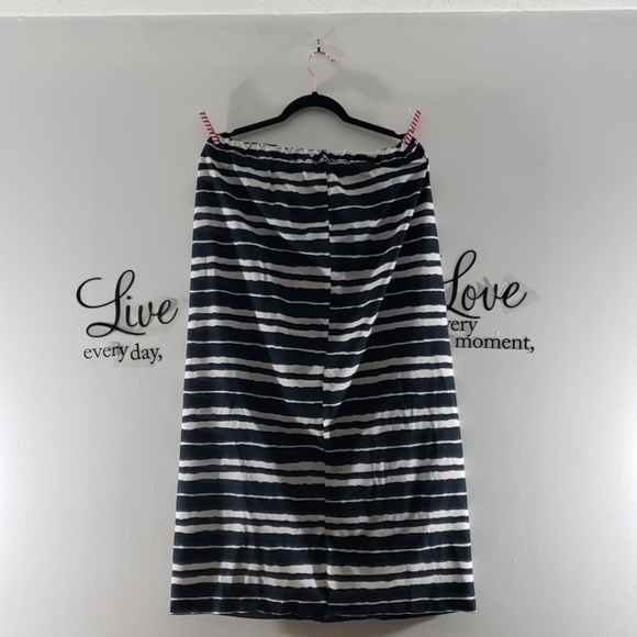Black and white striped Strapless Dress- 211 - Picture 2 of 3
